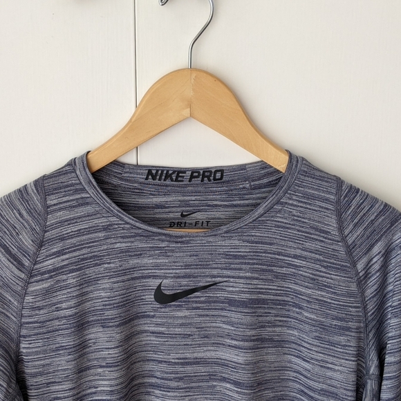 Nike Pro Active Long Sleeved Top Size Medium - Picture 10 of 11